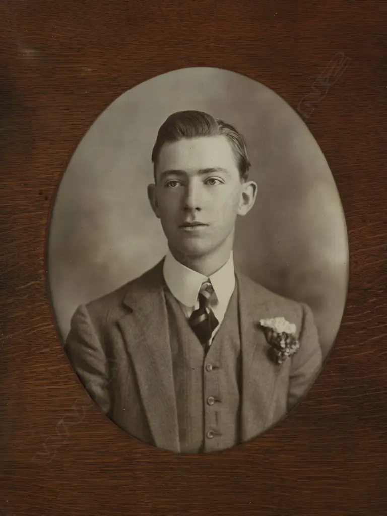 Unidentified photographer 'Unidentified portrait of a man', 1910 Image 1++